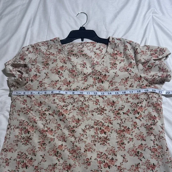 SHEIN Cream and Pink Floral Blouse - Picture 3 of 6